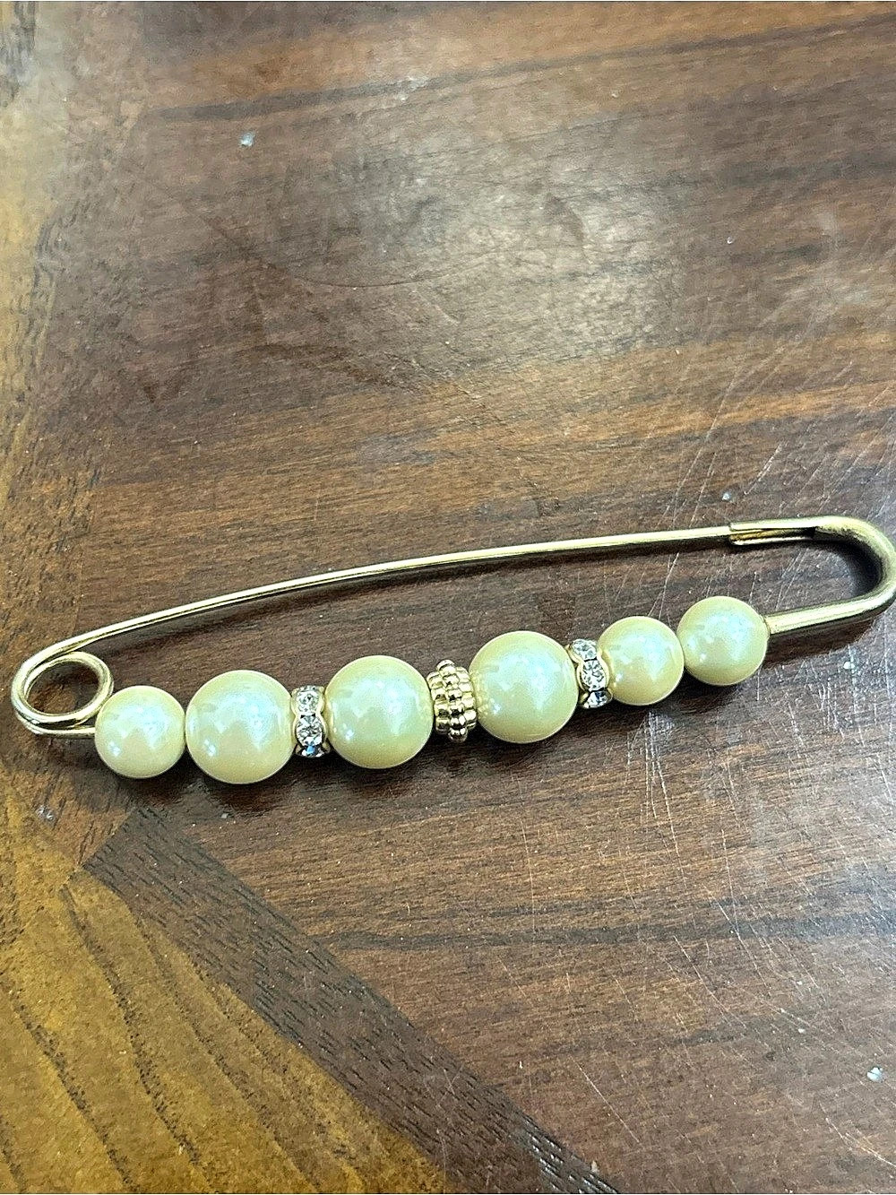 Beaded Safety Pin Brooch in Green Like New